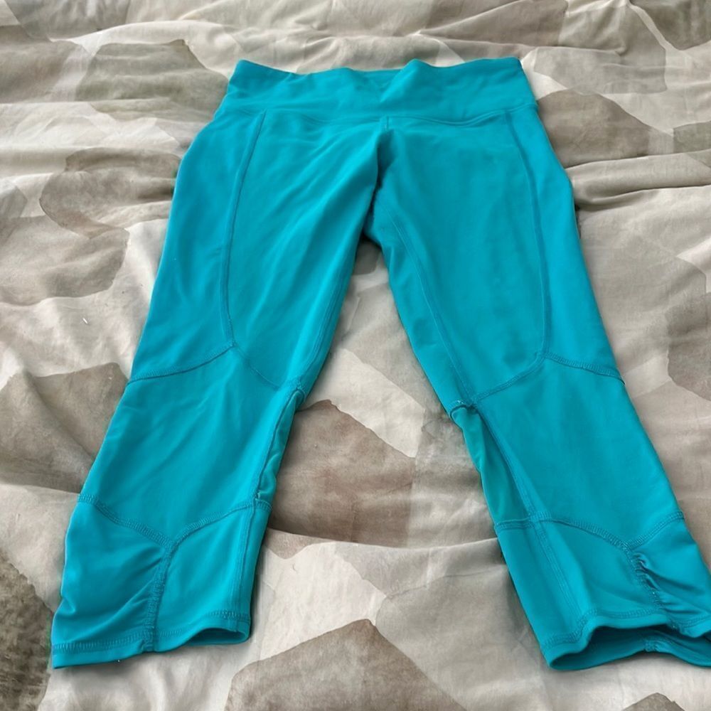 Alo Yoga turquoise cropped athletic leggings XS